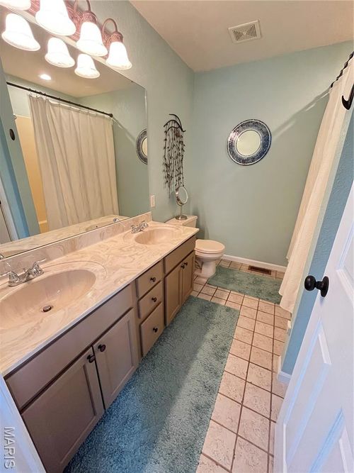 950 Hidden Cv, Belleville, IL, 62223-3249 | Card Image