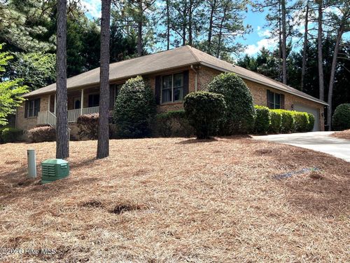 100 Bridle Path Cir, Pinehurst, NC, 28374-8480 | Card Image