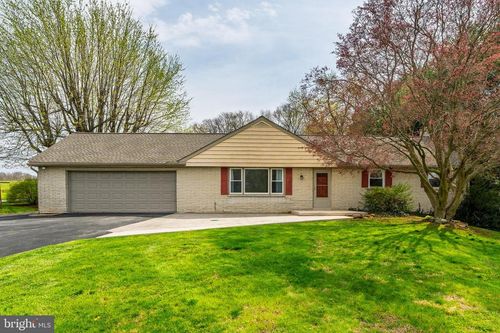 67 Center Rd, QUARRYVILLE, PA, 17566-9293 | Card Image