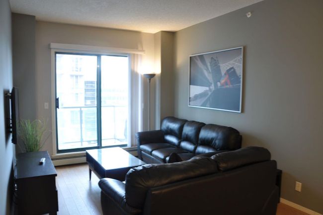 1216 - 1111 6 Ave Sw, Condo with 2 bedrooms, 1 bathrooms and 1 parking in Calgary AB | Image 6