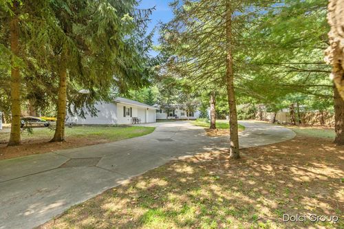 6830 Carrigan Dr, Newaygo, MI, 49337-8730 | Card Image