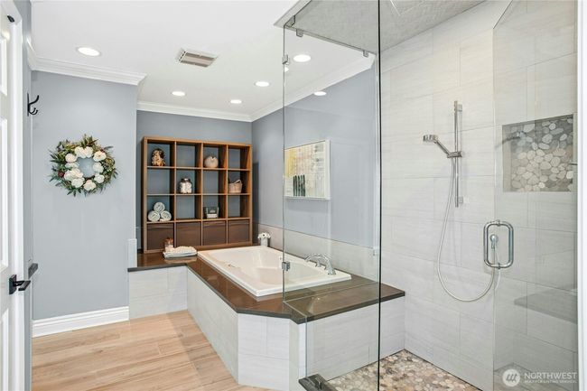 8150 Evergreen Ln, House other with 5 bedrooms, 4 bathrooms and 3 parking in Mercer Island WA | Image 21