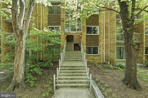 12-8002 Le Havre Pl, FALLS CHURCH, VA, 22042-1158 | Card Image