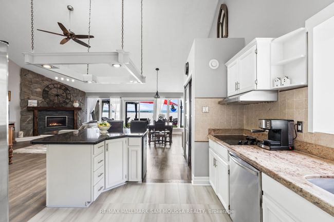 4350 Armitage Ave, House other with 3 bedrooms, 2 bathrooms and 6 parking in Dunrobin ON | Image 8