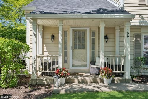109 College Xing, Rolling Meadows, IL, 60008-2126 | Card Image
