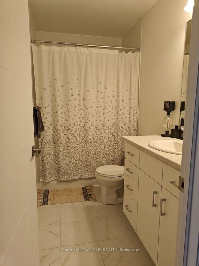 6 Lily Lane, Condo with 3 bedrooms, 3 bathrooms and 1 parking in Guelph ON | Image 16