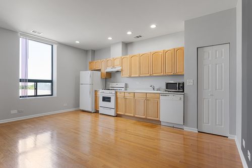 apt-605-2451 W Howard St, Chicago, IL, 60645-1574 | Card Image