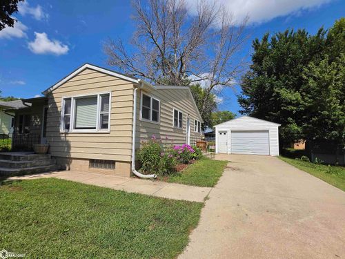 514 W 20th St, Carroll, IA, 51401-3528 | Card Image