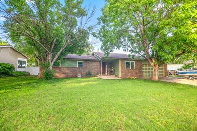 Single story home featuring a front yard | Image 2