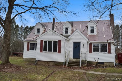 8764 West Ave, Eden, NY, 14057-1333 | Card Image