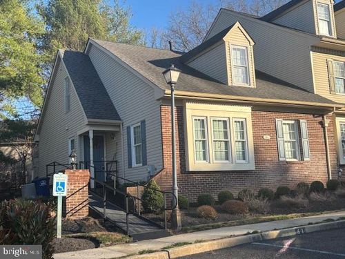 207 Berkshire Way, MARLTON, NJ, 08053-4220 | Card Image