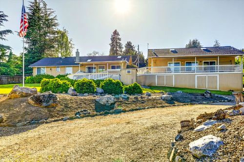 2244 Hillside Dr, Medford, OR, 97502-1307 | Card Image