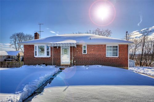 11480 Dennis Cir, Irwin, PA, 15642-2921 | Card Image