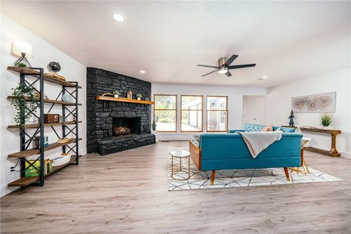 18 Melbourn Dr, Bella Vista, AR, 72714-4315 | Card Image