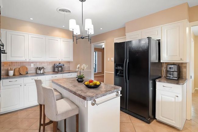 4 Glenwick Cv, House other with 3 bedrooms, 2 bathrooms and 2 parking in Big Spring TX | Image 5
