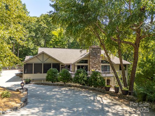 117 Little Cherokee Rdg, Hendersonville, NC, 28739-8976 | Card Image