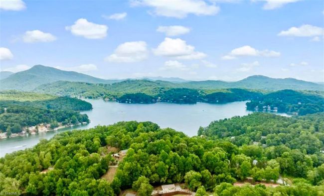121 Anglers Way, House other with 3 bedrooms, 3 bathrooms and null parking in Lake Lure NC | Image 22