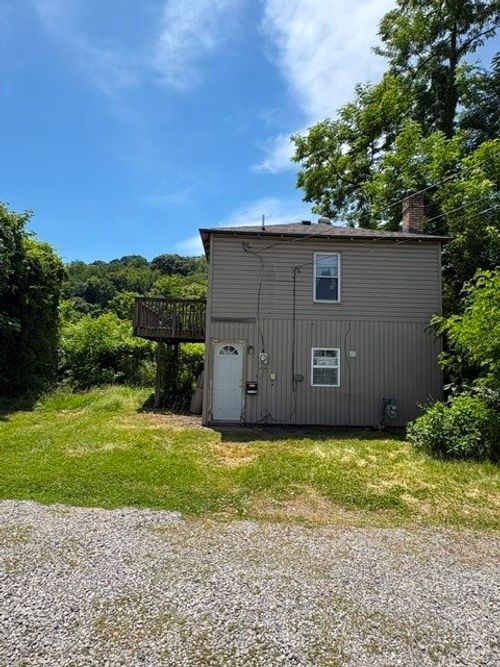 1516 Pennsylvania Ave, Monaca, PA, 15061-1842 | Card Image
