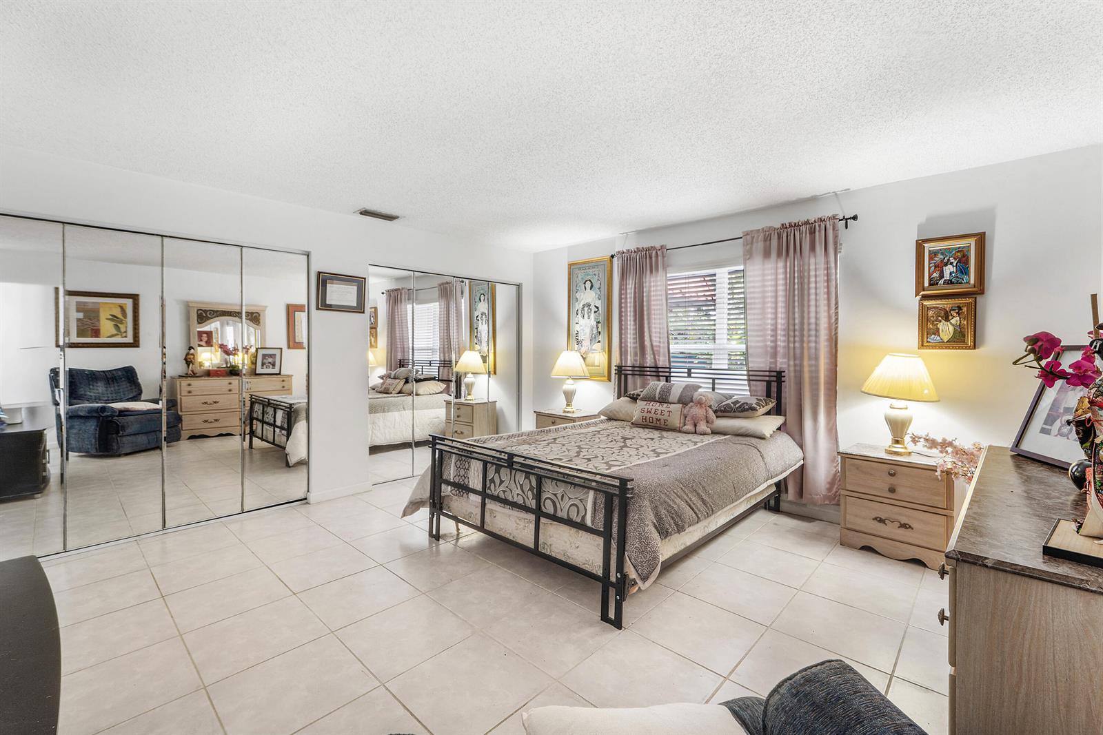 Residential Lease in Lake Worth 3