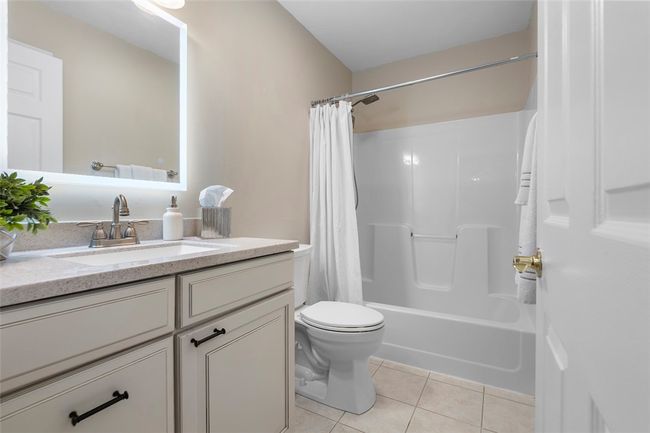 Main Bathroom | Image 30