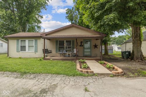 13 S 4th St, Cambridge City, IN, 47327-1611 | Card Image