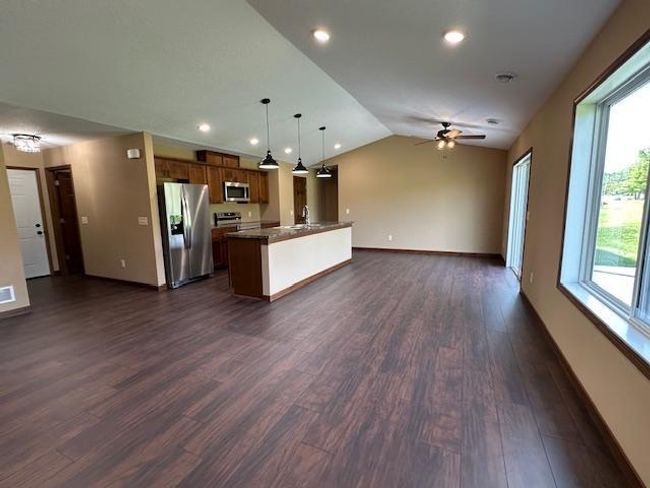 Living Room/Dining Room | Image 17