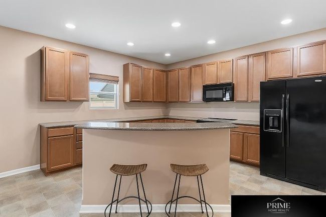 2204 Hummingbird Dr, House other with 5 bedrooms, 4 bathrooms and 3 parking in Bellevue NE | Image 6
