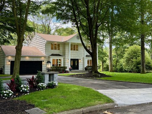7 Northwood Ct, Dix Hills, NY, 11746-5227 | Card Image