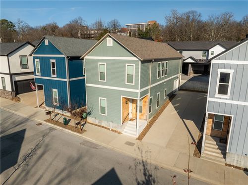 146 E South St, Fayetteville, AR, 72701-6108 | Card Image