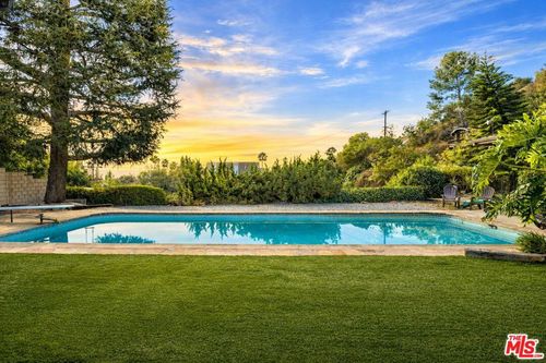 7230 Outpost Cove Dr, Los Angeles, CA, 90068-2010 | Card Image