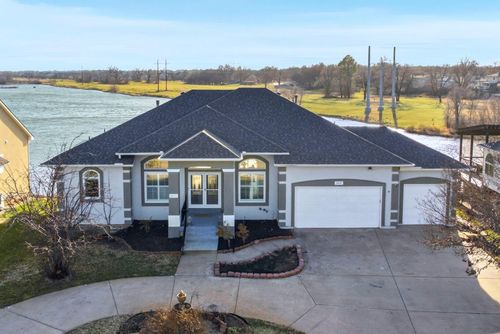 6611 W Briarwood Cir, Wichita, KS, 67212-2986 | Card Image