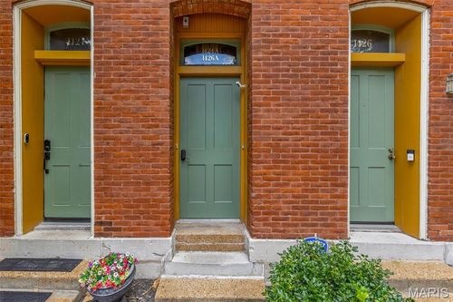 a-1424 Dolman St, Saint Louis, MO, 63104-3315 | Card Image