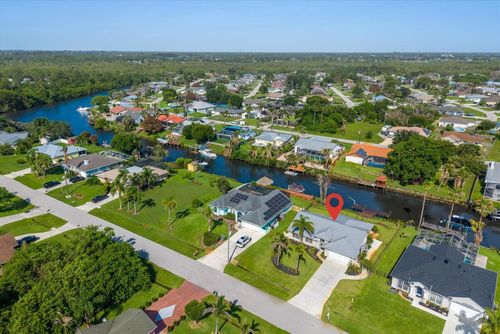 160 Ne Twylite Ter, Port St. Lucie, FL, 34983-1247 | Card Image