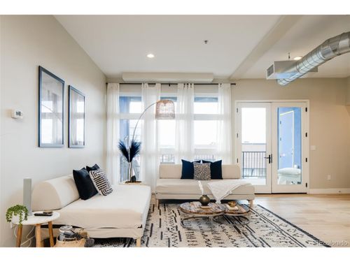 402-3198 Blake St, Denver, CO, 80205-2387 | Card Image