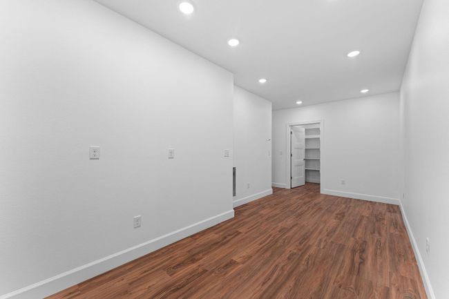 Lower Level Office Area | Image 33