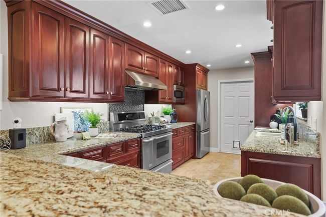 77 Seton Rd, House other with 3 bedrooms, 3 bathrooms and 2 parking in Irvine CA | Image 16