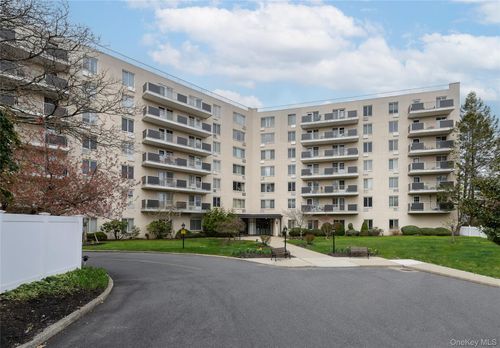 apt-5t-135 Post Ave, Westbury, NY, 11590-3163 | Card Image