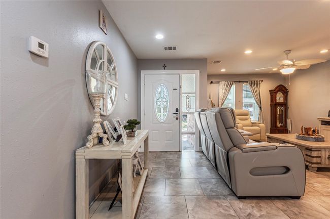 2302 Peach Ln, House other with 4 bedrooms, 3 bathrooms and 4 parking in Pasadena TX | Image 6