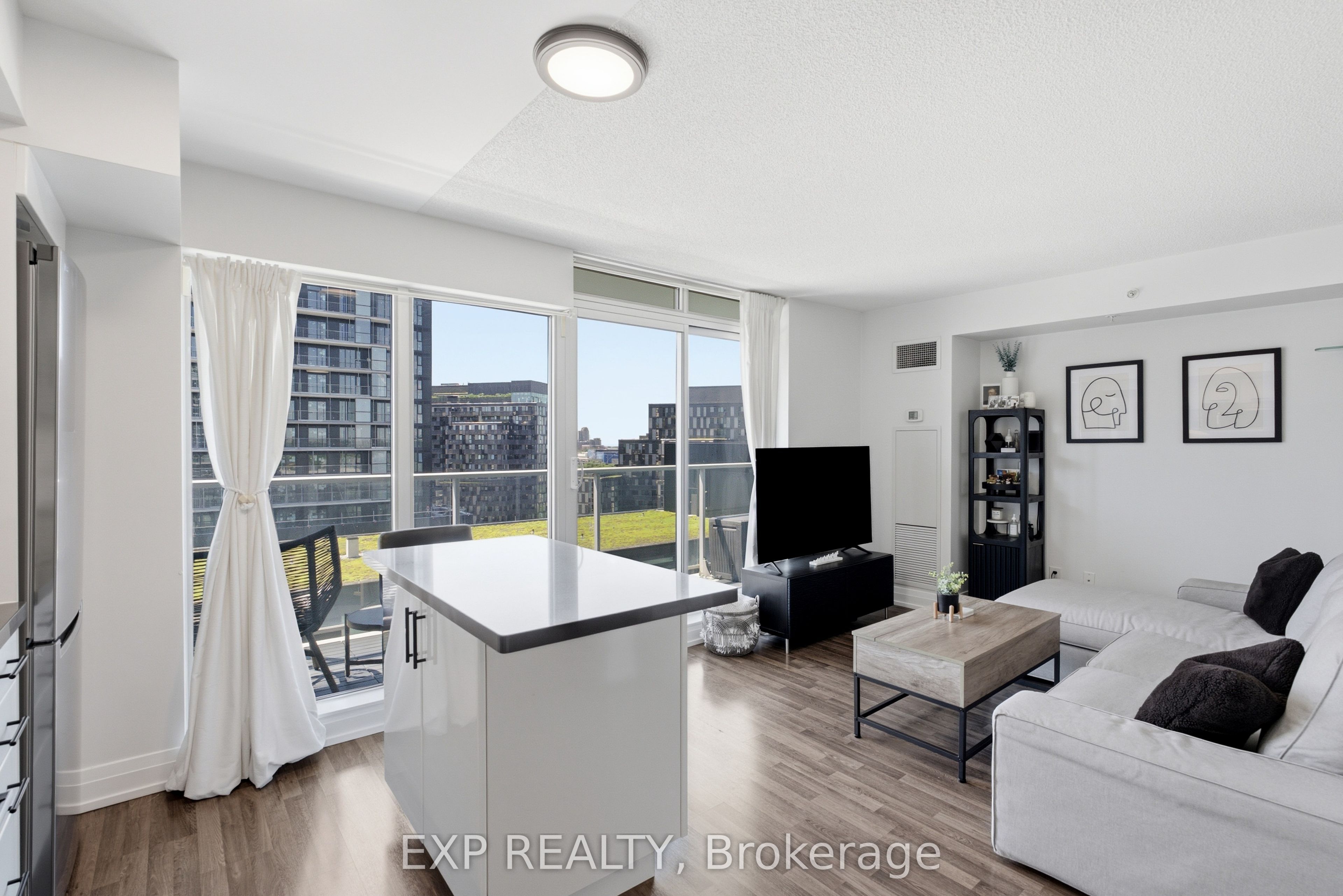 Residential in Toronto C06 4