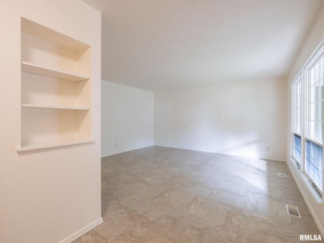 743 W Wonderview Dr, House other with 3 bedrooms, 2 bathrooms and null parking in Dunlap IL | Image 7