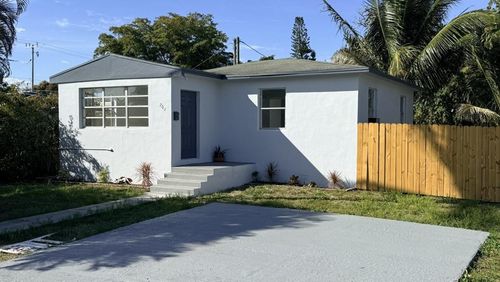 2745 Funston St, Hollywood, FL, 33020-5729 | Card Image