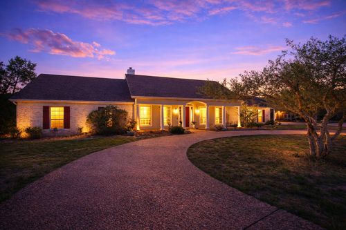 117 Vista Oaks Dr, Dripping Springs, TX, 78620-2800 | Card Image