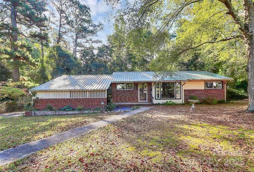 810 Demingwood St, Wadesboro, NC, 28170-3106 | Card Image