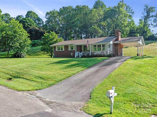 96 W Mountain Rd, Spruce Pine, NC, 28777-8419 | Card Image