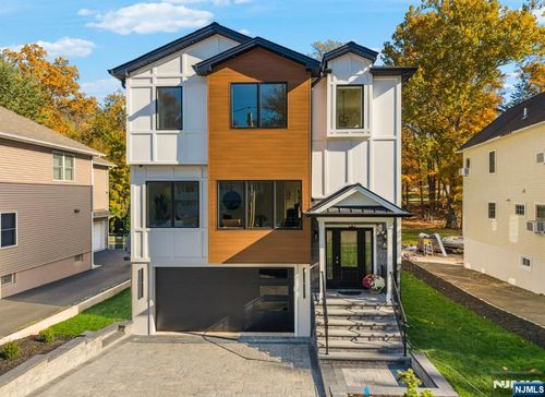 151 Little Falls Rd, Cedar Grove, NJ, 07009-1538 | Card Image