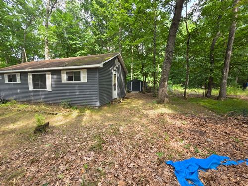 2300 N 28th St, Fountain, MI, 49410-9618 | Card Image