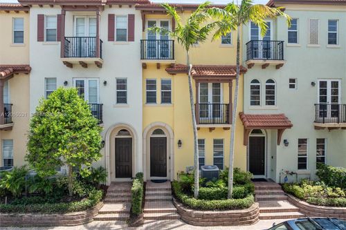 61 Via Floresta Dr, Boca Raton, FL, 33487-1580 | Card Image