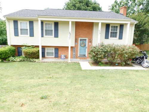 539 Missimer Ln, Vinton, VA, 24179-2348 | Card Image
