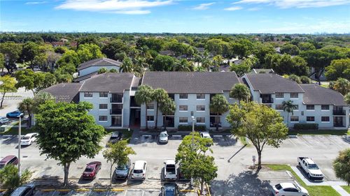 apt-109-7090 Nw 179th St, Hialeah, FL, 33015-5447 | Card Image