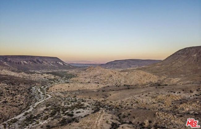 3569 Calmada Rd, House other with 6 bedrooms, 7 bathrooms and null parking in Pioneertown CA | Image 18